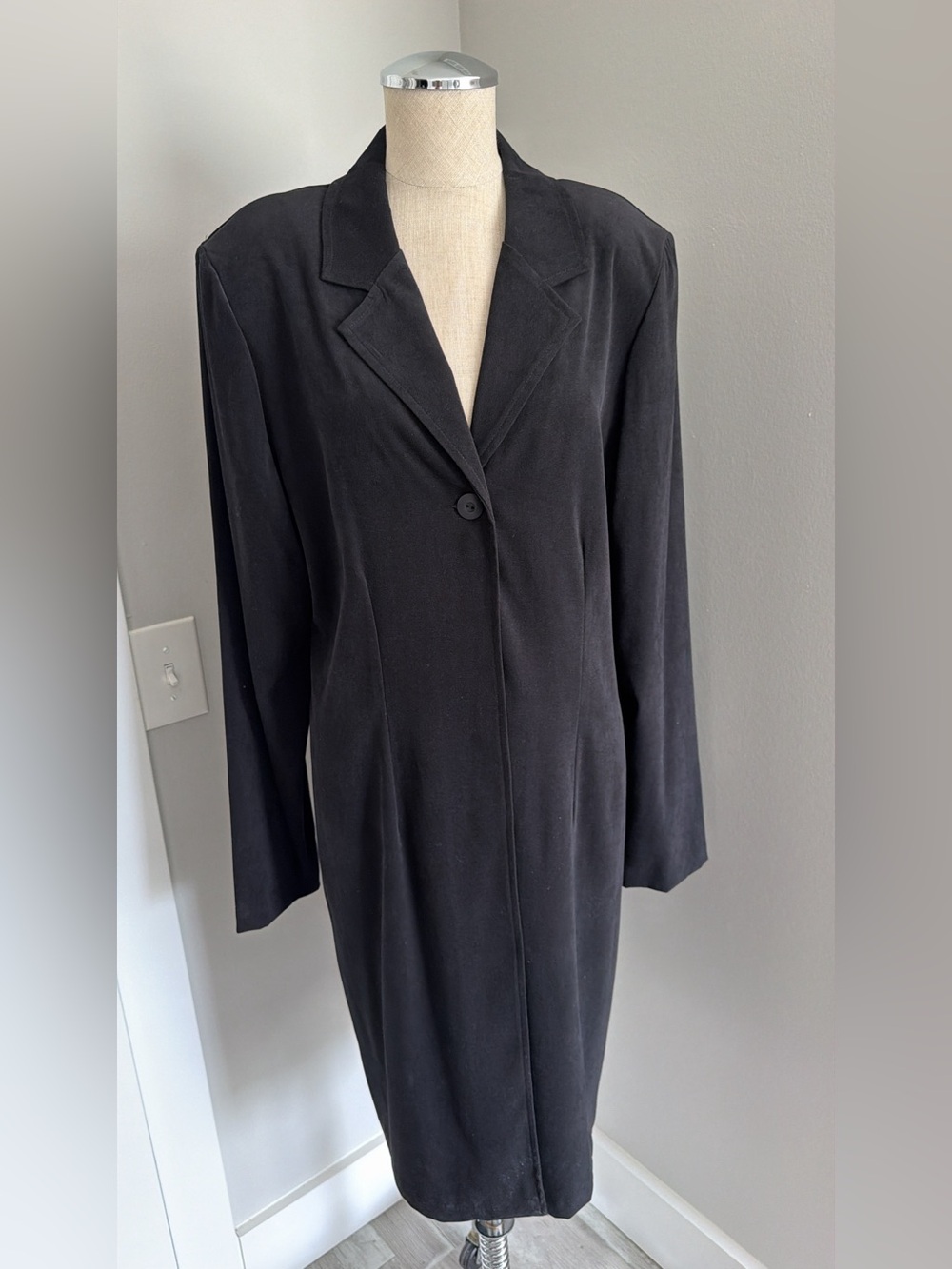 1990s Faux Suede Tall Girl Women’s Black Long Overcoat Button Pockets 14